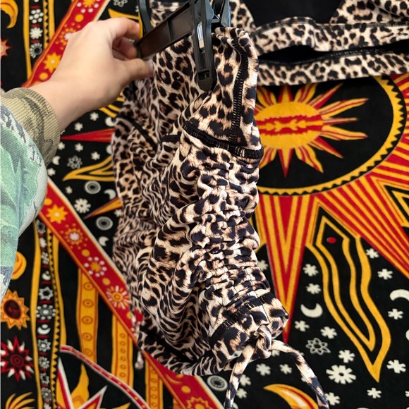 ZYIA Active leopard print set - Picture 4 of 8